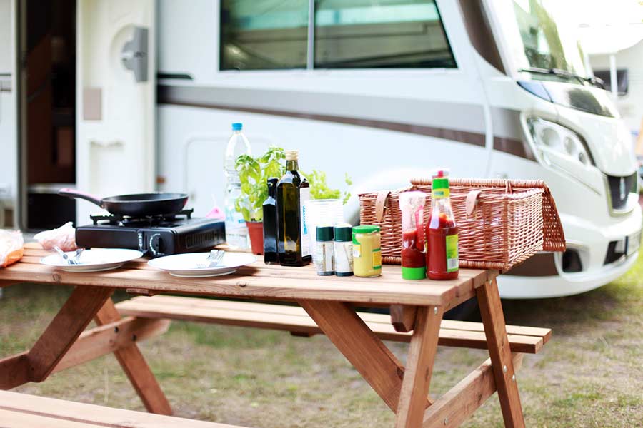 Dishes to taste travelling by caravan