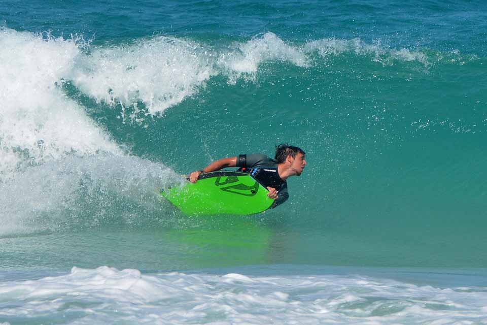 Surf et des plages sur la côte Maremma